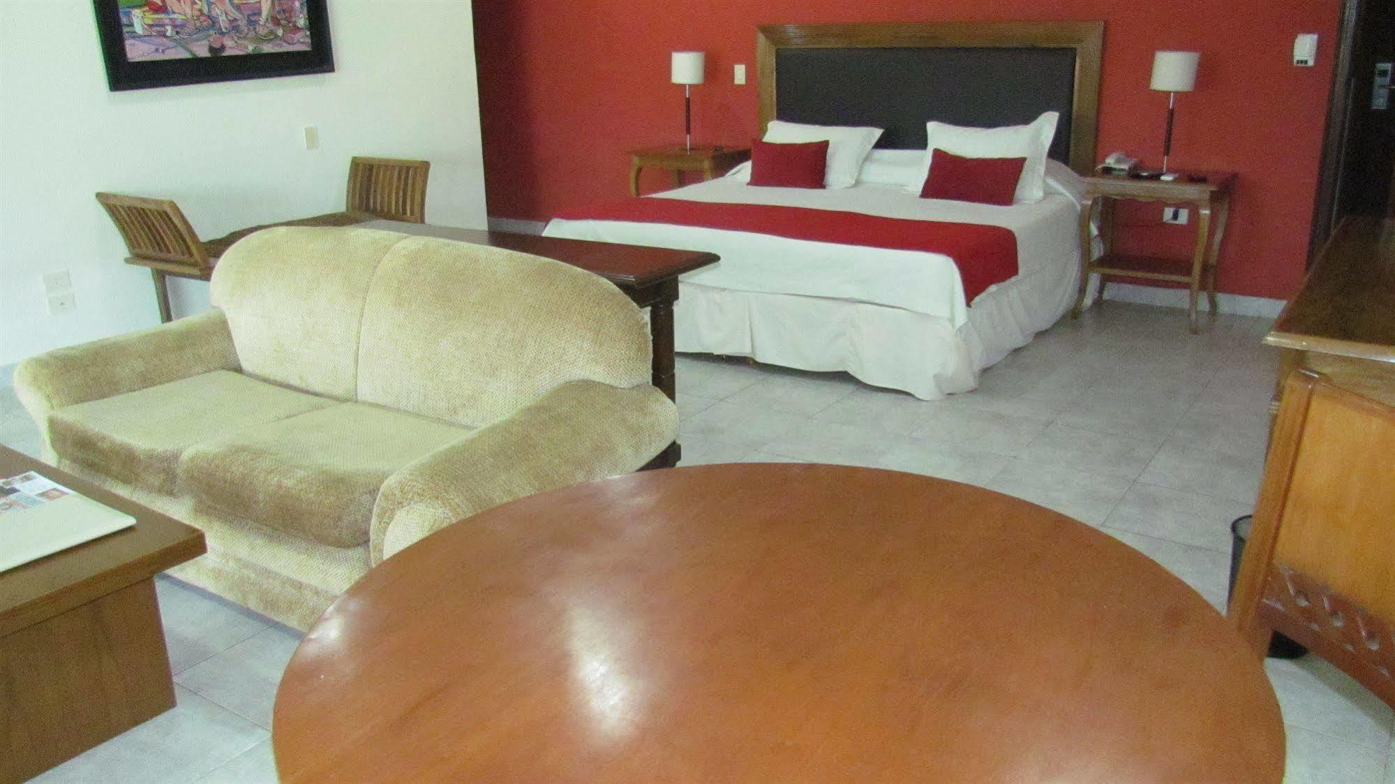 Terrazas Del Sol Apart-Hotel Lambare Bagian luar foto